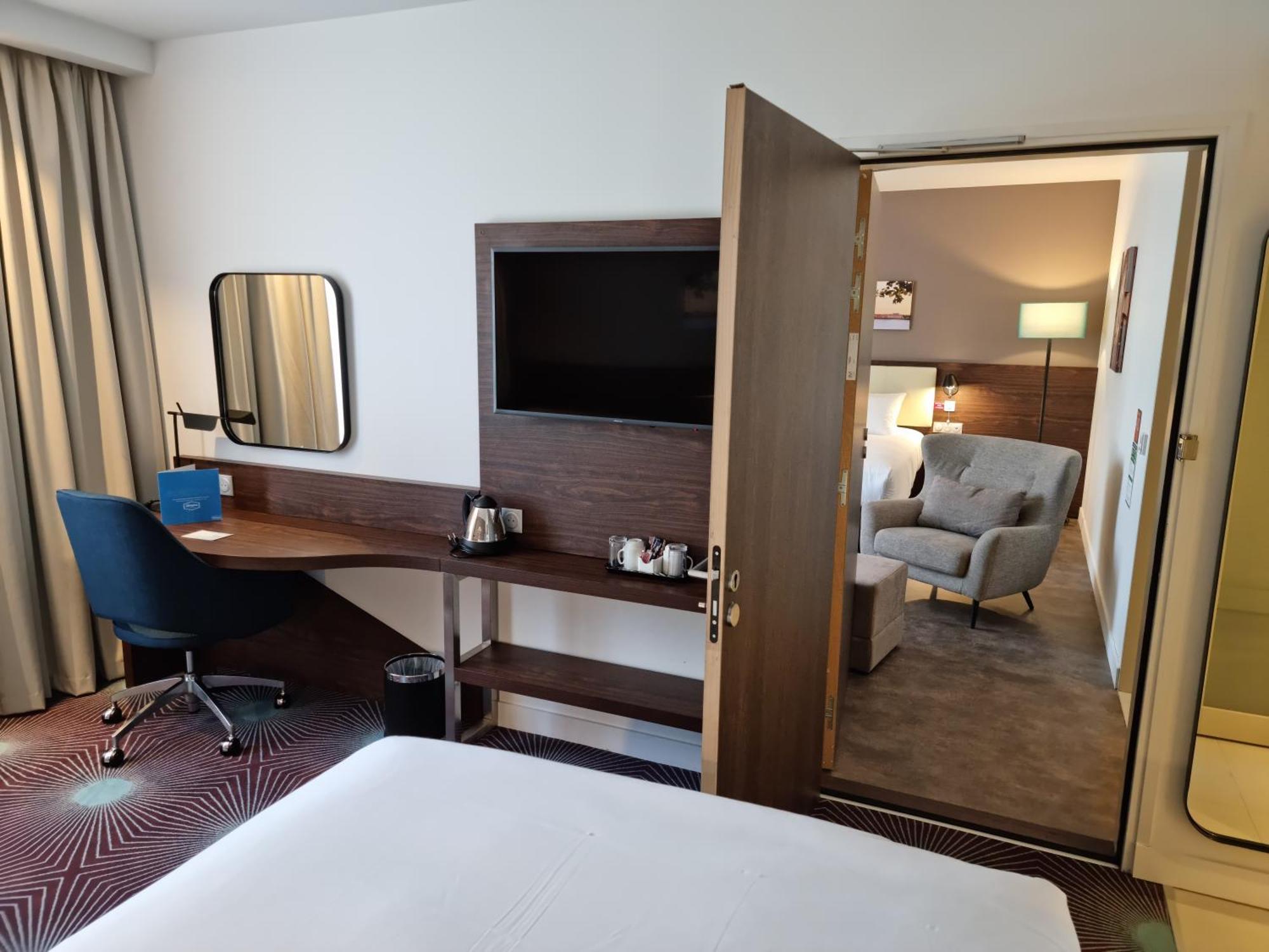Готель Hampton By Hilton Toulouse Airport Бланьяк Екстер'єр фото
